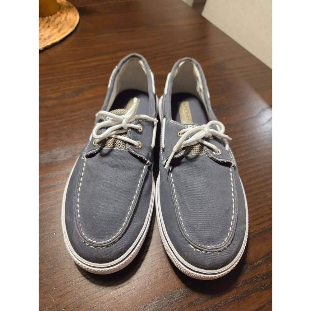 Sperry refined casual